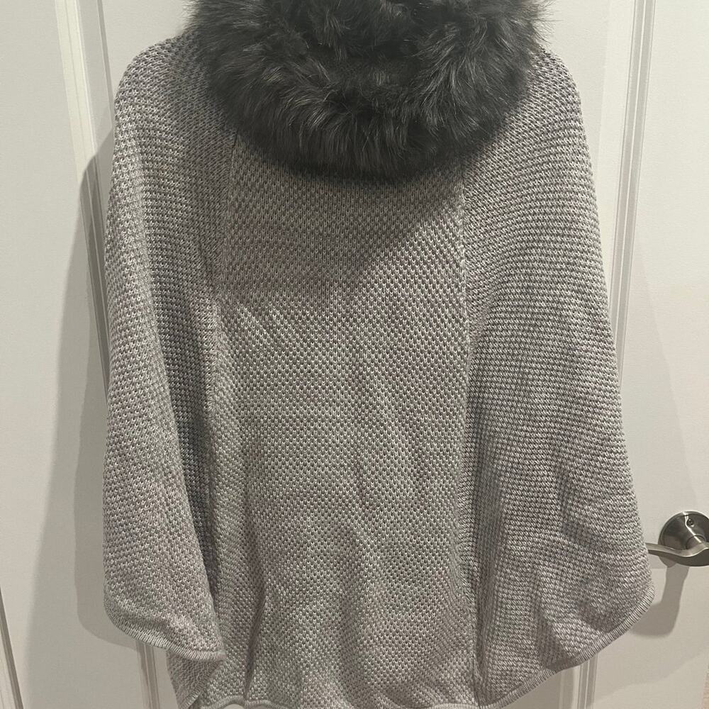 Ann Taylor faux fur collar gray sweater poncho one size